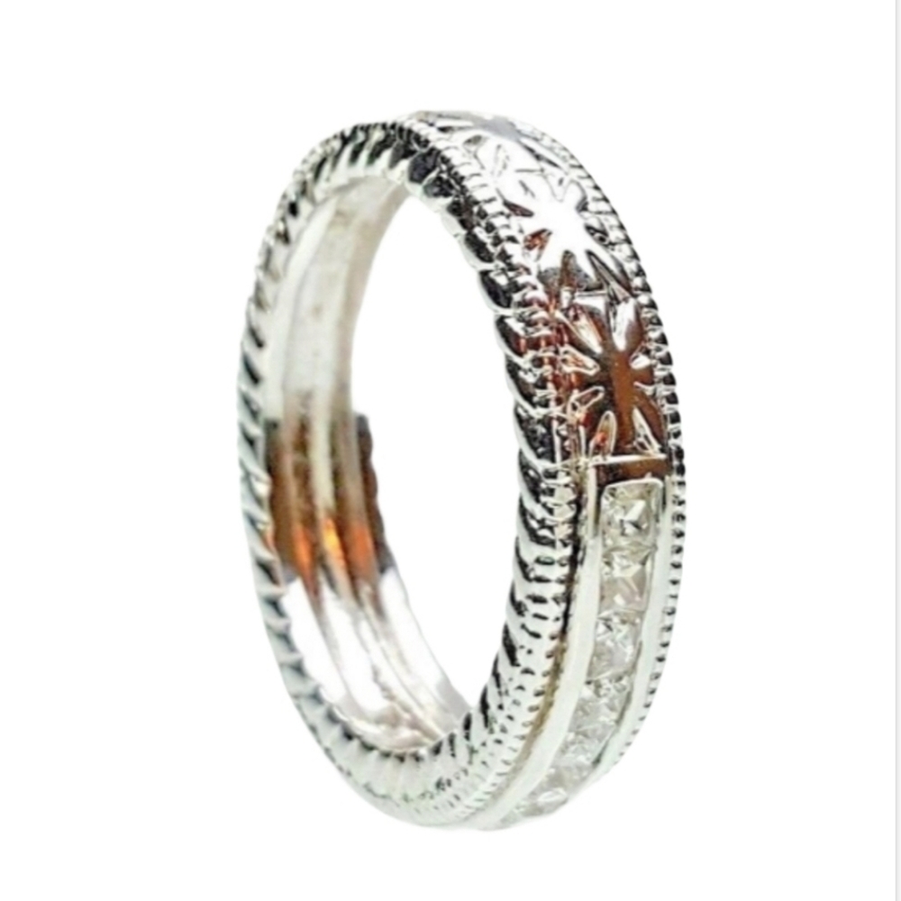 Silver Plated Infinity Ring Band Cubic Zirconia  Size 9  12 *